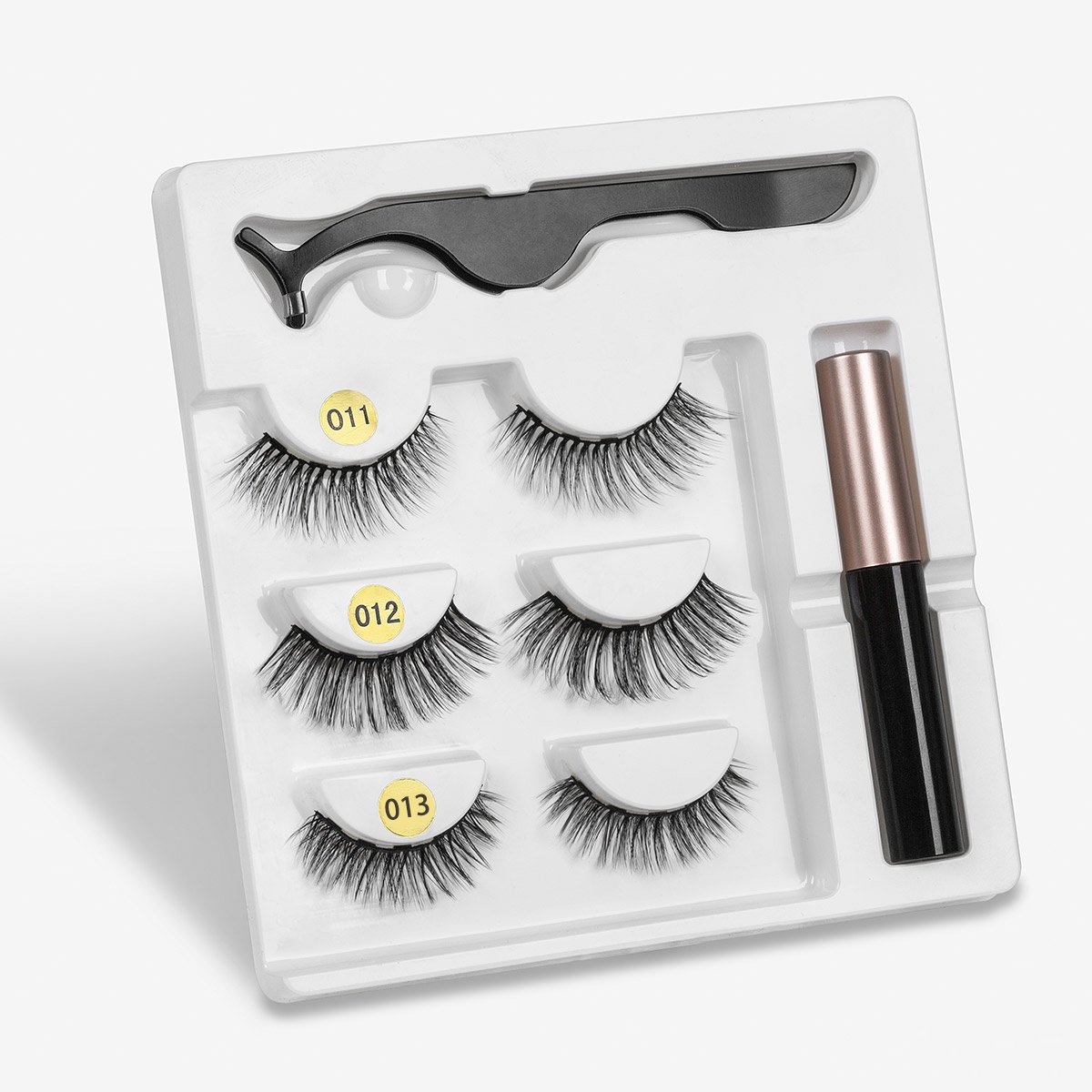 A Pair Of False Eyelashes With - Image 6