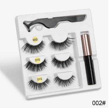 A Pair Of False Eyelashes With - Image 3
