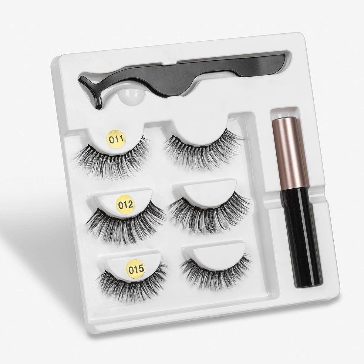 A Pair Of False Eyelashes With - Image 7